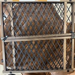 Adjustable Pet Gate - Fits Openings 26” - 42”