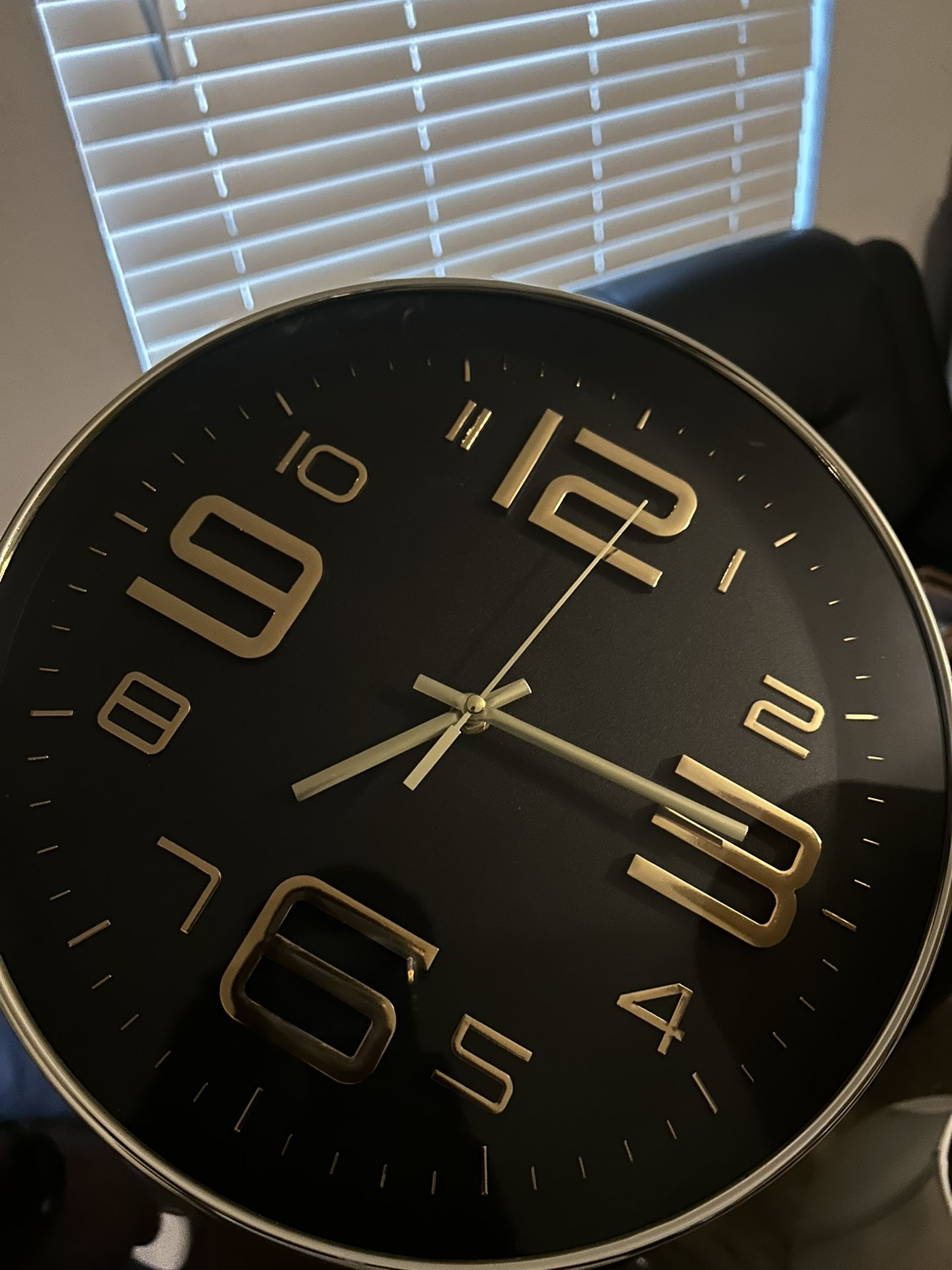 Clock Gold & black