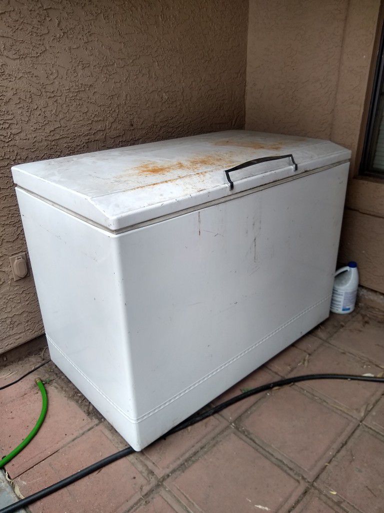 Sears Coldspot 15 cubic feet chest freezer