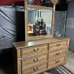 Dresser With Mirror