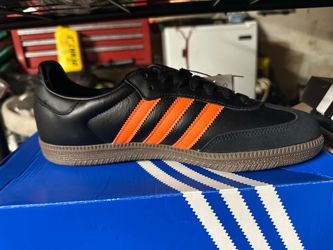 Adidas Sneakers