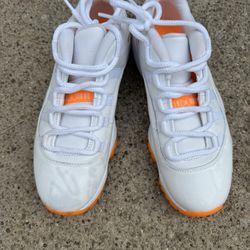 Air Jordan 11 Retro Low Citrus (GS) - US 9 / Women’s 10.5