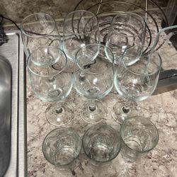 Wine glasses (6)
