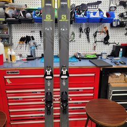 Salomon QST 92 skis