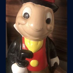 Up for sell is 70s Walt Disney Jiminy Crickey Figurine!