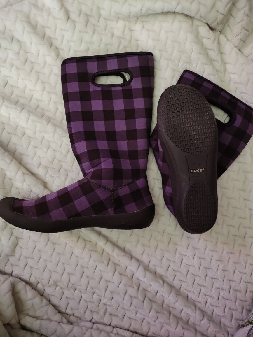 Size 10 Purple Plaid Limited Edition Bog Boots