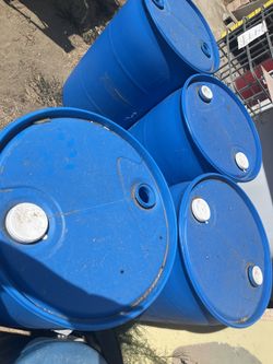 55 Gallon Plastic Drums Closed Top $20 Each