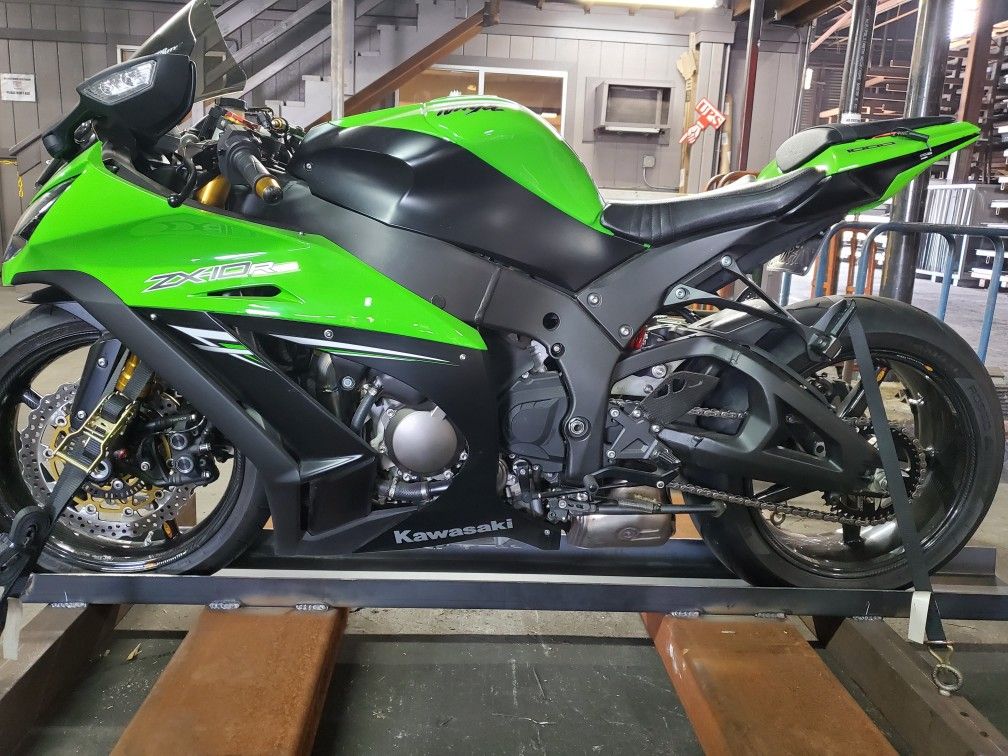 2014 Kawasaki Ninja ZX-10R, Pristine, TONS of upgrades