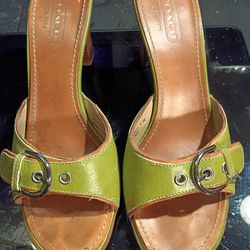 COACH     "DARYN HEELS". LIME GREEN SIZE 8.5