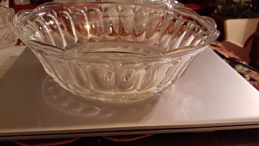 Lg Depression glass bowl