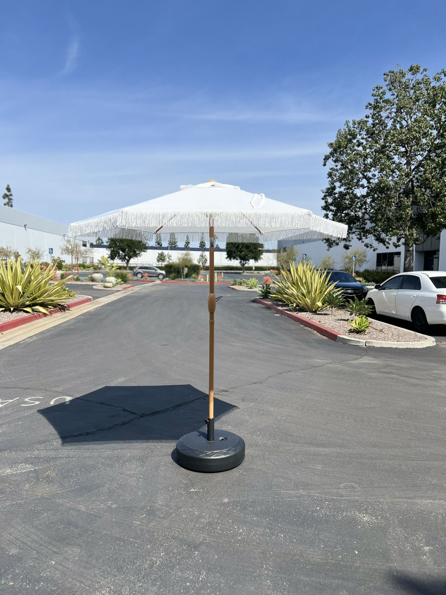 New 7.5’ Tassel Umbrella (Base not Includes)  with Fringe Outdoor Patio Pool Side Tilt 