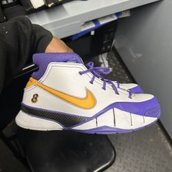 Kobes Size 9 Think 16 Protro 