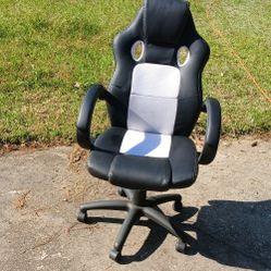 Desk chair 