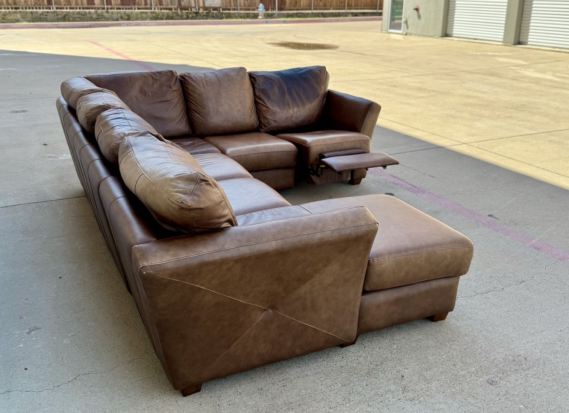 Top Grain electric sectional sofa $50 delivery in Dfw