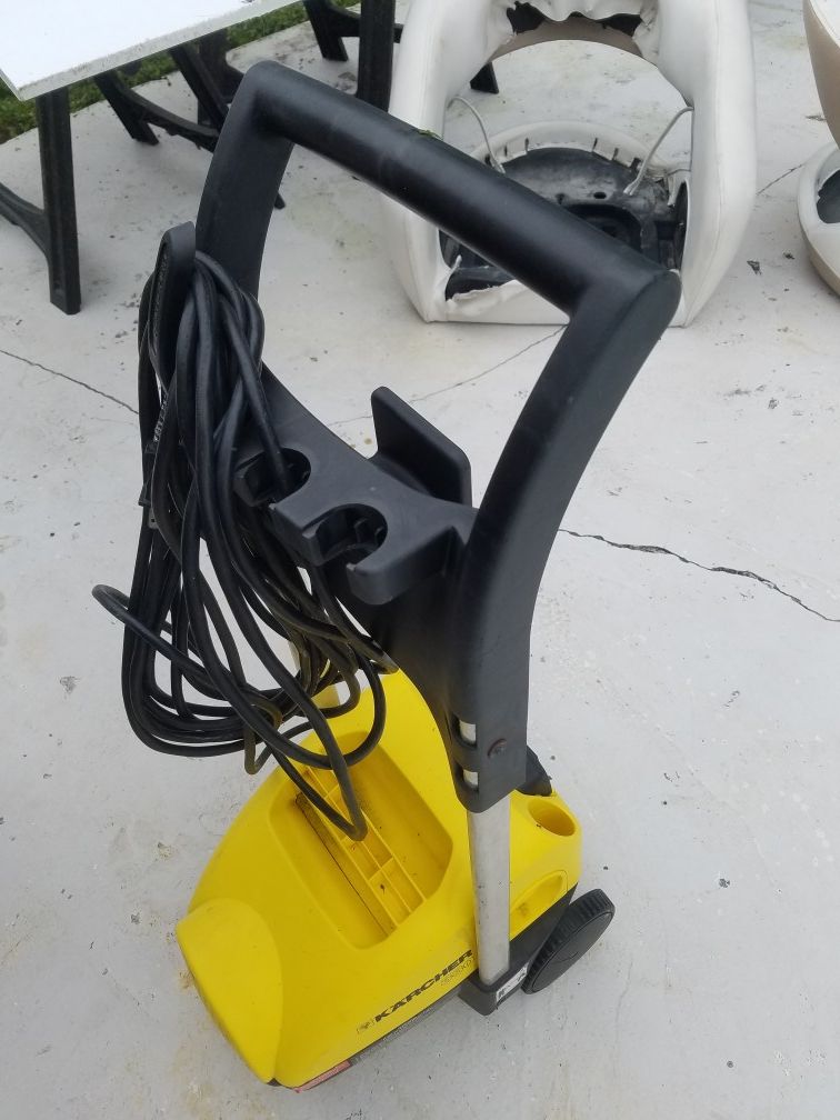 Karcher 330 electric pressure washer for Sale in LauderdalebytheSea