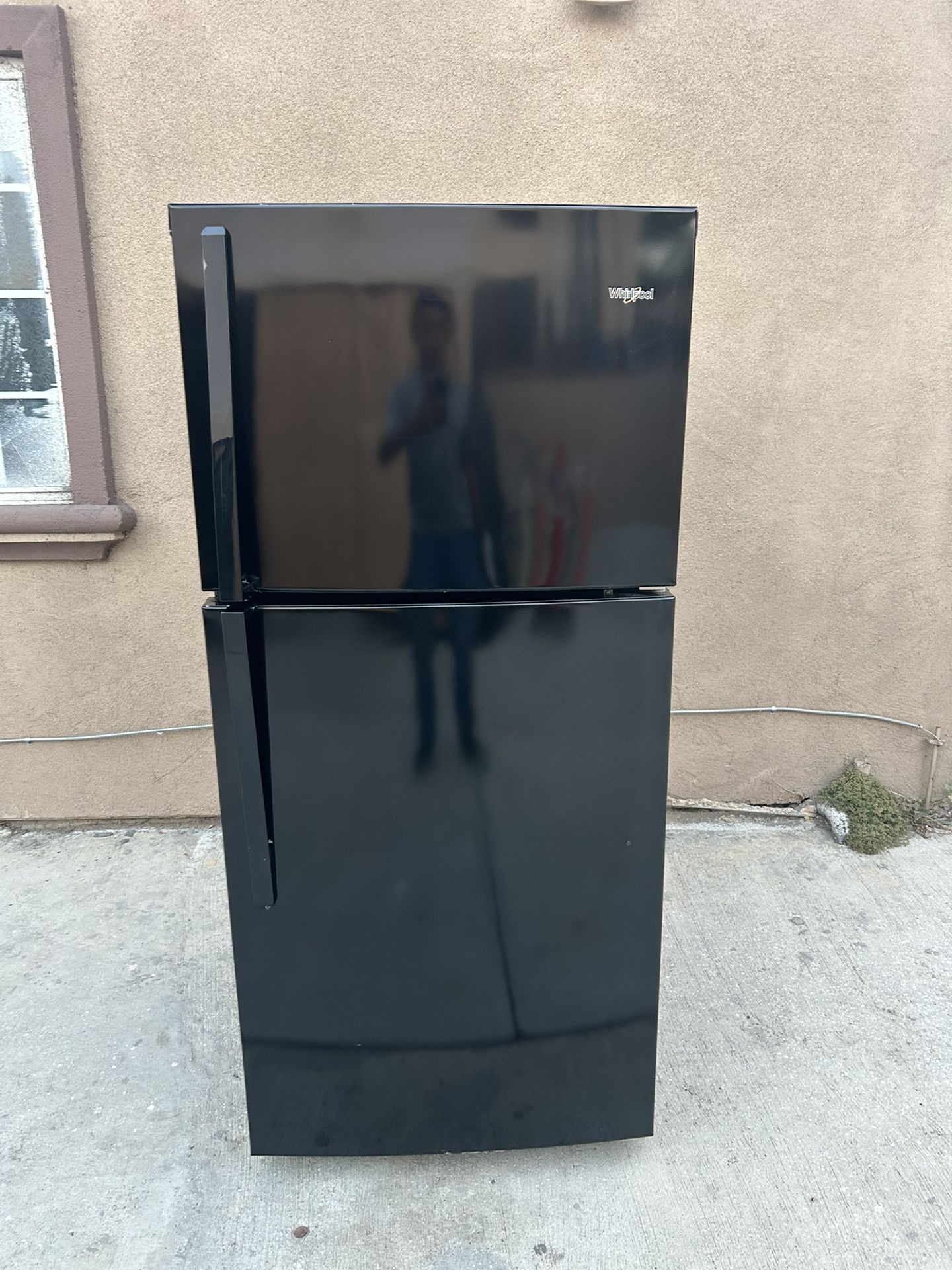 30x32x66 Whirlpool Fridge Black 19cuft 3 Months Warranty