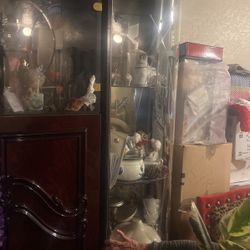 Beautiful Elegant Hutch Cabinet / Display Cabinet 