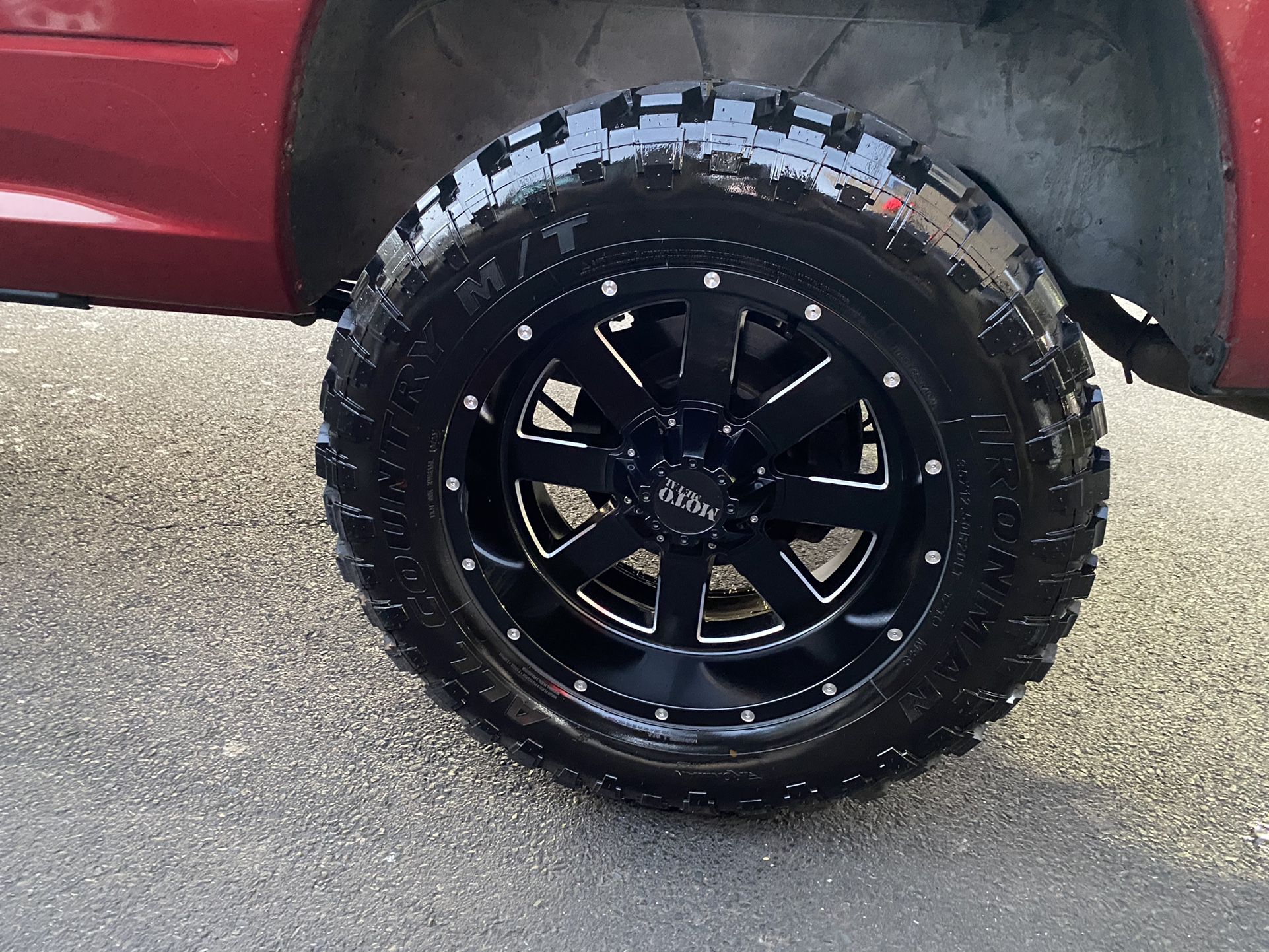 20” Motometal Rims And 35”x12.50 Mud Terrain Tires