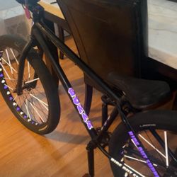 Black/purple Bomma