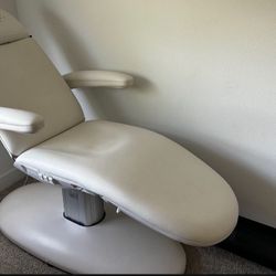 Beautician beauty reclining bed..