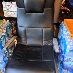 2 VIDEO GAMING CHAIRS $15 EACH