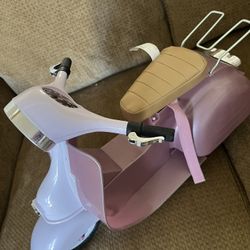 New !  Only Been Played With Twice.  My Granddaughter Out Grew. My Loss. 15 Bucks 