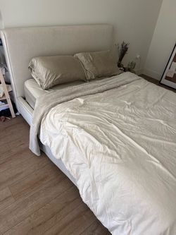 Selling the bed frame + mattress