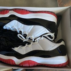 Almost New! JORDAN 11 Lows 