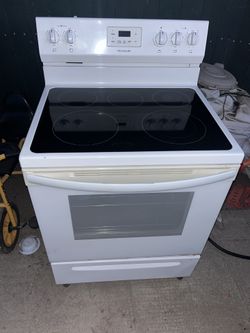 Frigidaire Stove