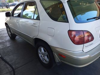 Lexus RX 300 SUV great buy