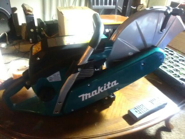 Makita 14" 61cc Power Cutter