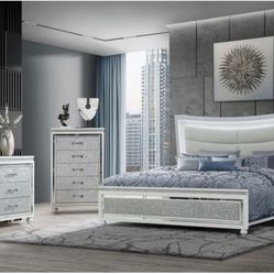 Queen Bed, Dresser And Mirror 