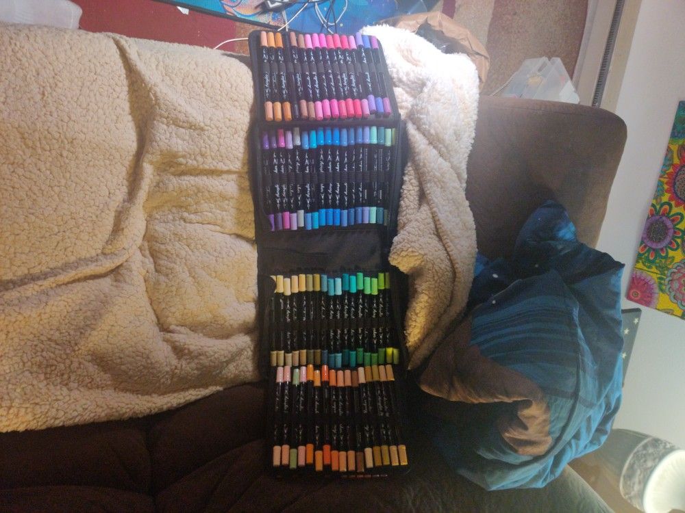 100 Paint Pens