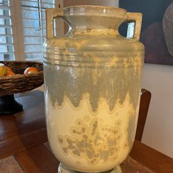 Very Cool Vase In Cream And Sage Green Pottery .