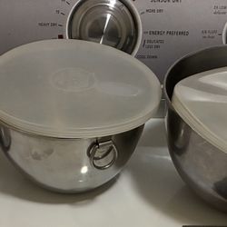 3 Farberware Mixing Bowls with lids