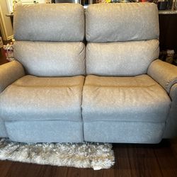 Flexsteel Rio Power Reclining Loveseat with Power Headrest in Flint