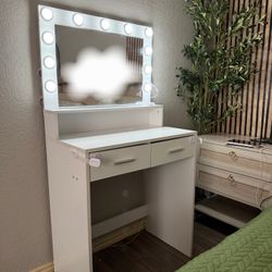 White 2 Drawer Vanity