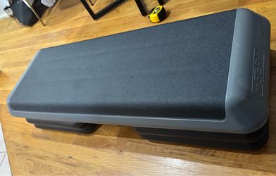 Original STEP Health Club Exercise Platform + 4 Risers