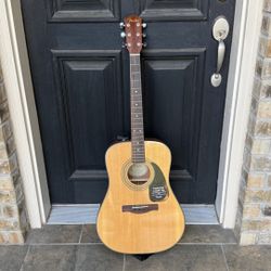 Fender acoustic Guitar With Bag