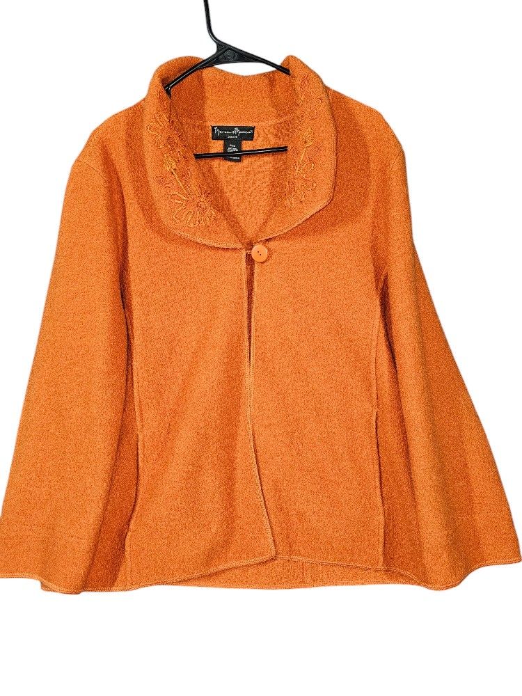 Mercer & Madison Women’s 100% Wool Orange crop Sweater Size PXL Flower Stitch