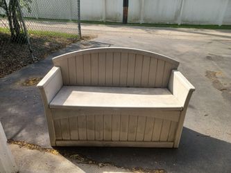 Outdoor deck bench