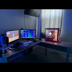 Gaming, PC desk and two 144 Hertz monitors