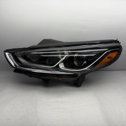 18-19 Hyundai Sonata Driver Side LT Headlight OEM