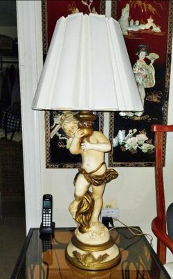 Beautiful Vintage Cherub Lamp