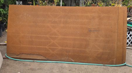 Peg board
