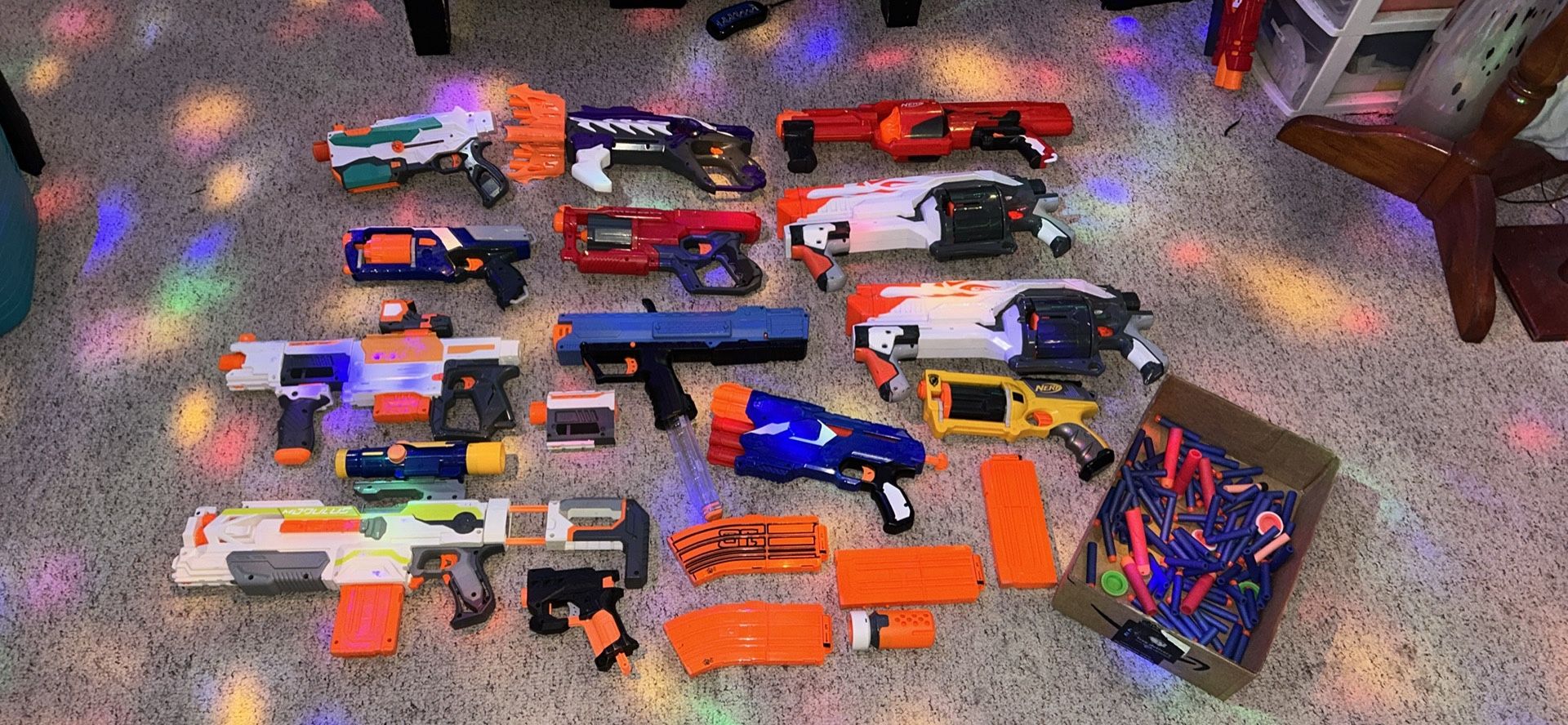 Lot of 13 Nerf guns w/ Ammo and attachments
