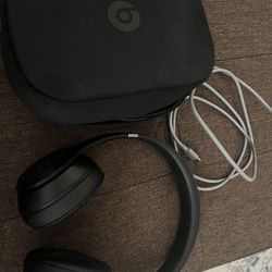 Beats Solo 3s New (open box)