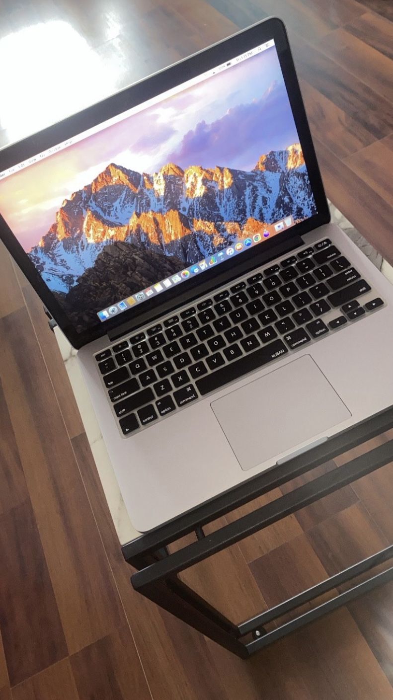 MacBook Pro Silver 13 Inch 2015