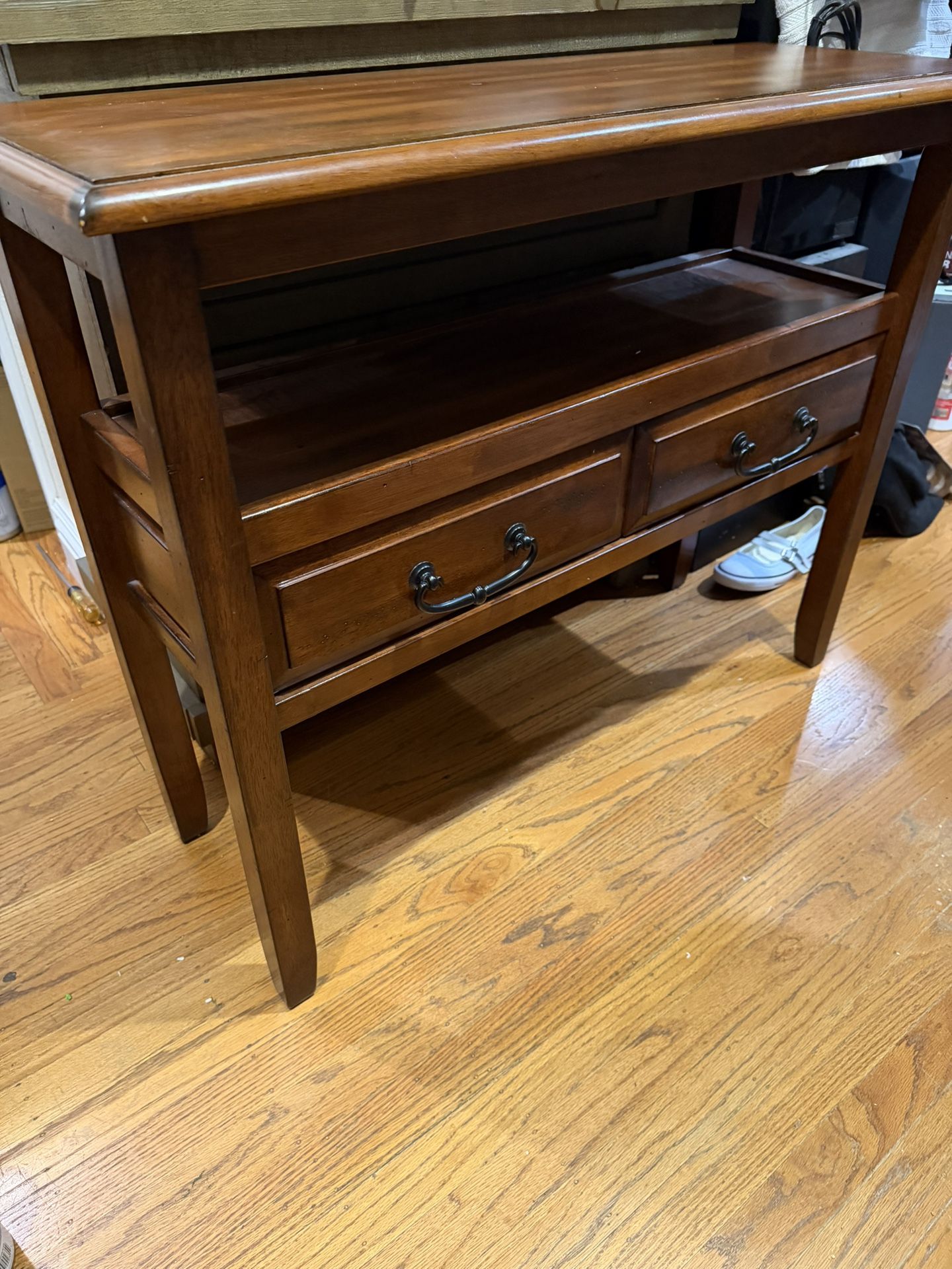 Pier One Entry Table