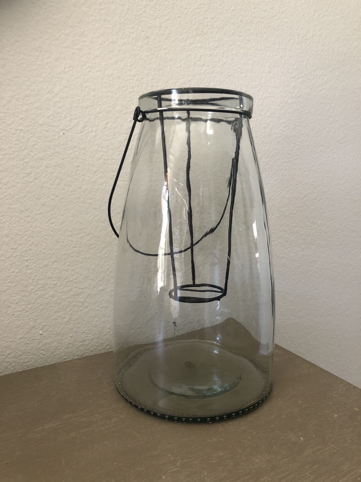 Glass candle holder/vase